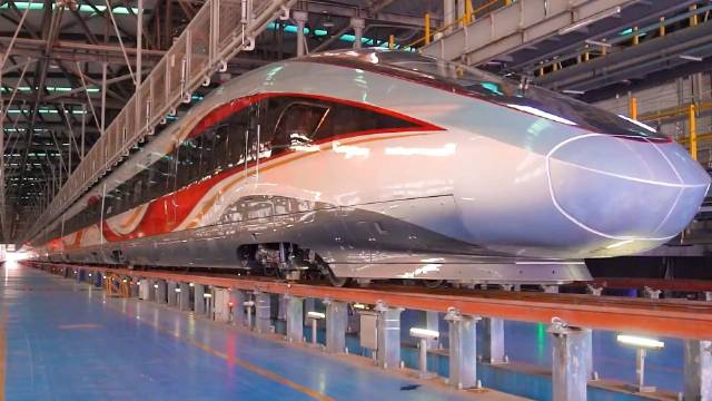 長編組復(fù)興號智能動車組來了：商務(wù)座支持手機無線充電、投屏